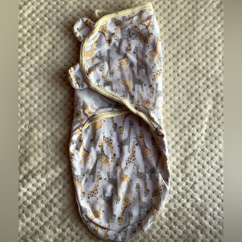 Swaddle Me Newborn Baby Swaddle With Giraffes Pattern NB